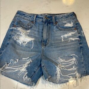 American Eagle Distressed Festival Short